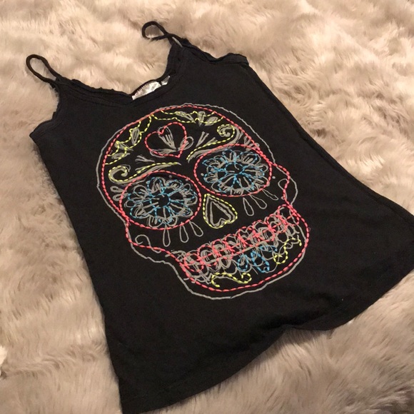Embroidered skull tank - Picture 1 of 2